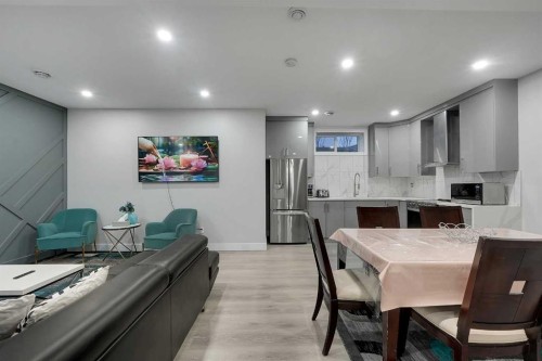 168 Evansfield Close Nw, Calgary, AB - Indoor Photo Showing Other Room