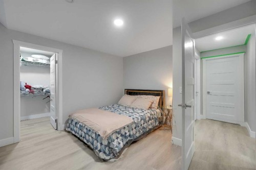168 Evansfield Close Nw, Calgary, AB - Indoor Photo Showing Bedroom