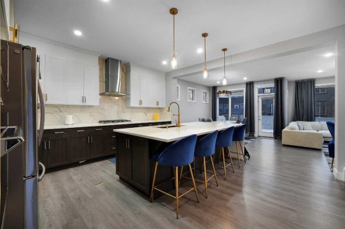 168 Evansfield Close Nw, Calgary, AB - Indoor Photo Showing Kitchen With Upgraded Kitchen