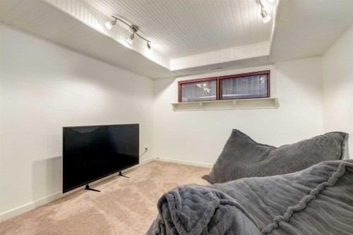 76 Sunmount Road Se, Calgary, AB - Indoor