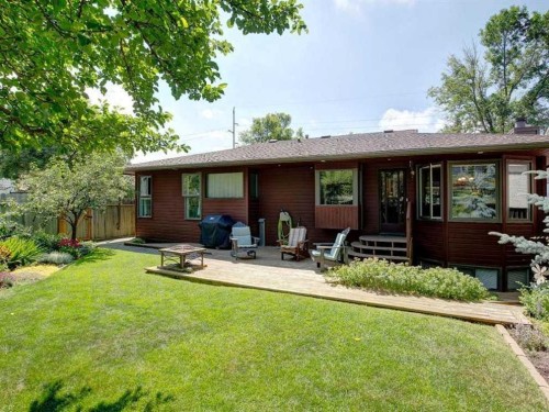 76 Sunmount Road Se, Calgary, AB - Outdoor