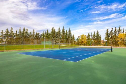 76 Sunmount Road Se, Calgary, AB - Outdoor With Backyard