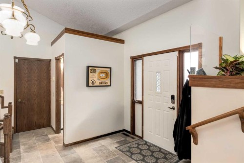 76 Sunmount Road Se, Calgary, AB - Indoor Photo Showing Other Room