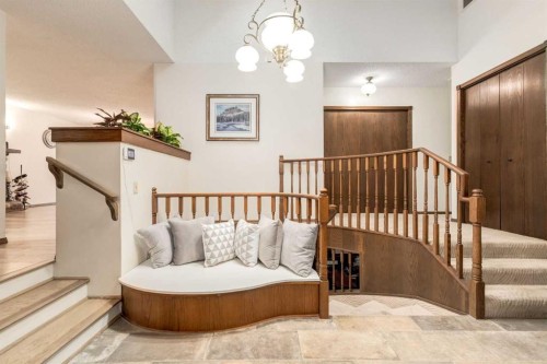 76 Sunmount Road Se, Calgary, AB - Indoor Photo Showing Other Room