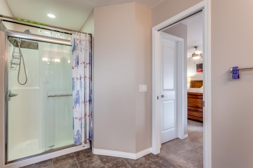 379 Skyview Shores Manor Ne, Calgary, AB - Indoor Photo Showing Bathroom
