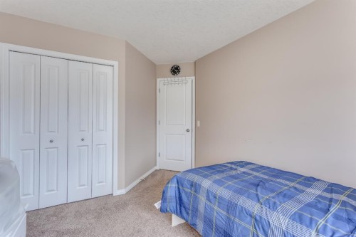 379 Skyview Shores Manor Ne, Calgary, AB - Indoor Photo Showing Bedroom