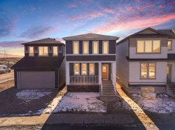 13 Hotchkiss Garden SE Calgary, AB T3S 0T7