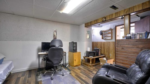 35 Riverbirch Road Se, Calgary, AB - Indoor