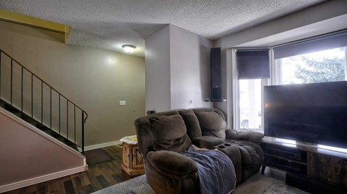 35 Riverbirch Road Se, Calgary, AB - Indoor Photo Showing Other Room