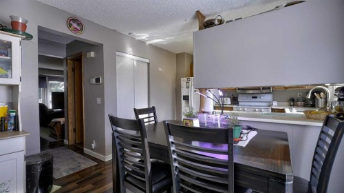 35 Riverbirch Road Se, Calgary, AB - Indoor