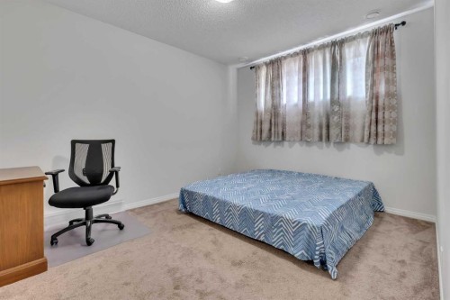 44 Cityside Rise Ne, Calgary, AB - Indoor Photo Showing Bedroom