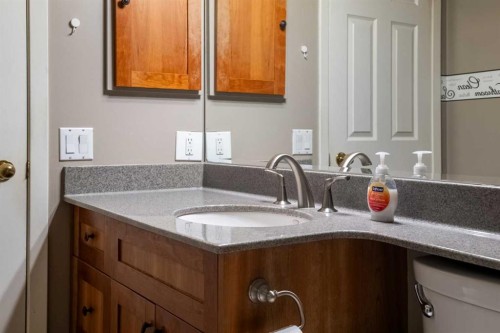 83 Deerbow Place Se, Calgary, AB - Indoor Photo Showing Bathroom