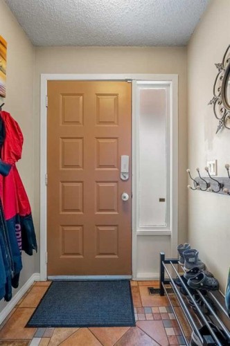 83 Deerbow Place Se, Calgary, AB - Indoor Photo Showing Other Room