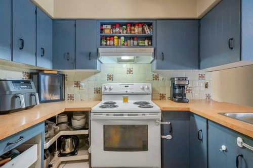 83 Deerbow Place Se, Calgary, AB - Indoor Photo Showing Kitchen