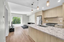206-3375 15 Street SW Calgary, AB T2T 4A2
