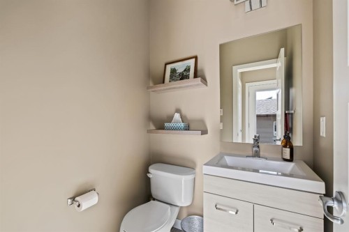730 Walden Drive Se, Calgary, AB - Indoor Photo Showing Bathroom