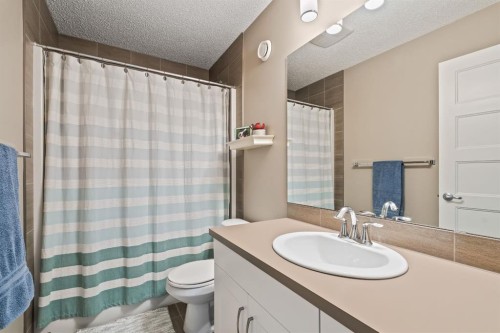 730 Walden Drive Se, Calgary, AB - Indoor Photo Showing Bathroom