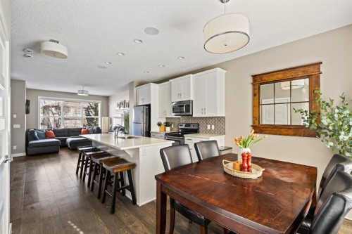 730 Walden Drive Se, Calgary, AB - Indoor