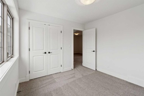 1 Discovery Ridge Link Sw, Calgary, AB - Indoor Photo Showing Other Room