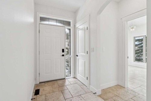 1 Discovery Ridge Link Sw, Calgary, AB - Indoor Photo Showing Other Room