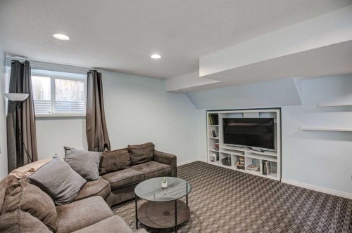 148 Copperfield Common Se, Calgary, AB - Indoor Photo Showing Living Room