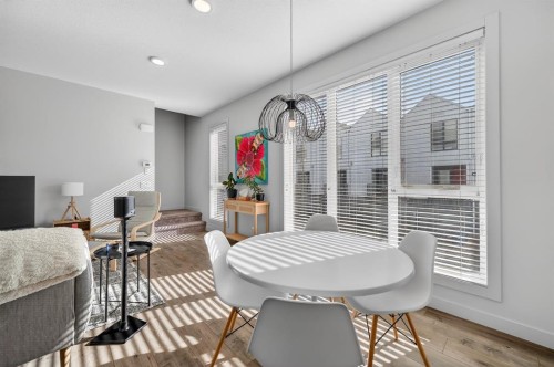 403 Bow Grove Nw, Calgary, AB - Indoor