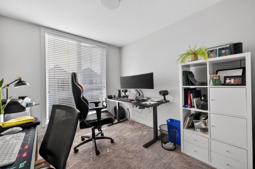 403 Bow Grove Nw, Calgary, AB - Indoor Photo Showing Office