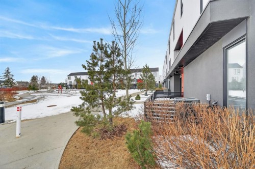 403 Bow Grove Nw, Calgary, AB - Outdoor