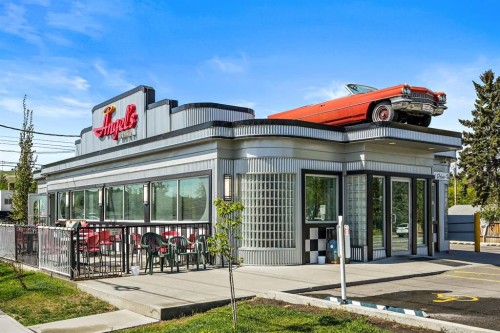 403 Bow Grove Nw, Calgary, AB - Outdoor