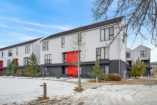 403 Bow Grove Nw, Calgary, AB - Outdoor