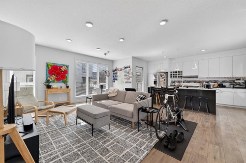 403 Bow Grove Nw, Calgary, AB - Indoor