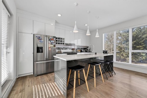 403 Bow Grove Nw, Calgary, AB - Indoor