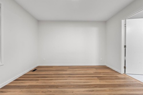 353 Herron Mews Ne, Calgary, AB - Indoor Photo Showing Other Room