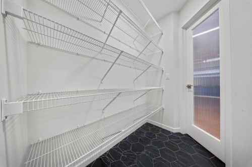 353 Herron Mews Ne, Calgary, AB - Indoor With Storage