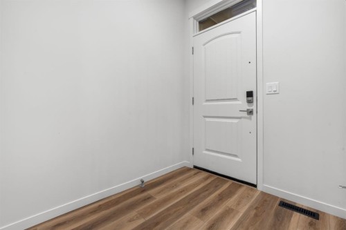 353 Herron Mews Ne, Calgary, AB - Indoor Photo Showing Other Room