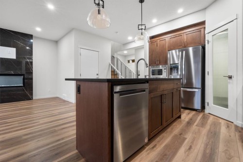 353 Herron Mews Ne, Calgary, AB - Indoor Photo Showing Kitchen