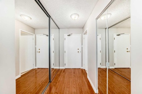 308-718 12 Avenue Sw, Calgary, AB - Indoor Photo Showing Other Room