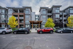 3217-95 Burma Star Road SW Calgary, AB T3E 8A9