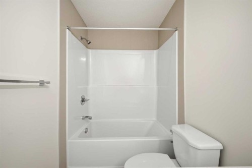 2221-15 Skyview Point Crescent Ne, Calgary, AB - Indoor Photo Showing Bathroom
