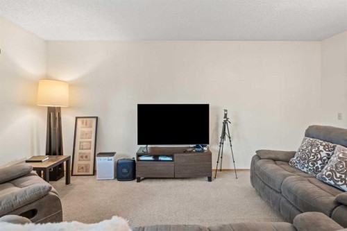 49 Range Gardens Nw, Calgary, AB 