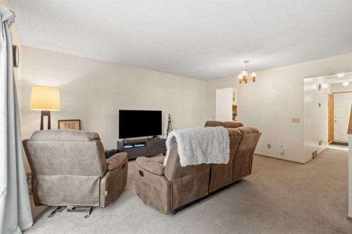 49 Range Gardens Nw, Calgary, AB 