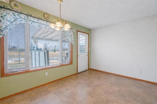 13 Park Ln Place, Strathmore, AB - Indoor Photo Showing Other Room