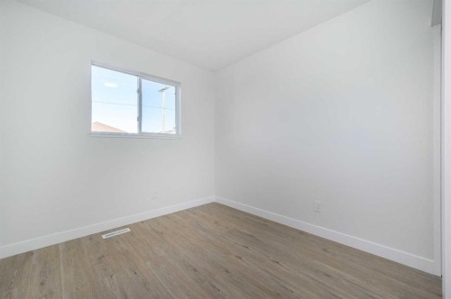 4249 Catalina Boulevard Ne, Calgary, AB - Indoor Photo Showing Other Room