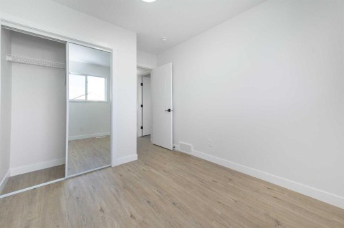 4249 Catalina Boulevard Ne, Calgary, AB - Indoor Photo Showing Other Room