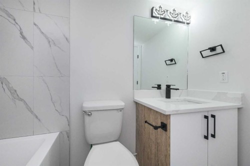 4249 Catalina Boulevard Ne, Calgary, AB - Indoor Photo Showing Bathroom