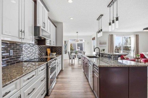 30 Ranchers Crescent, Okotoks, AB - Indoor Photo Showing Kitchen With Upgraded Kitchen