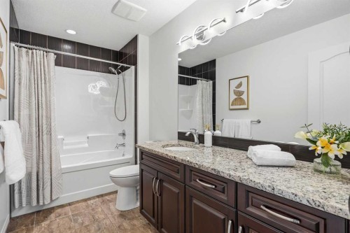 30 Ranchers Crescent, Okotoks, AB - Indoor Photo Showing Bathroom