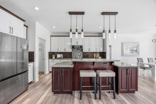 30 Ranchers Crescent, Okotoks, AB - Indoor Photo Showing Kitchen