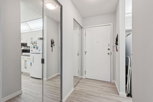 412-11 Dover Point Se, Calgary, AB - Indoor Photo Showing Other Room