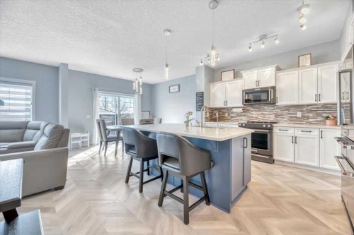 260 Ranch Close, Strathmore, AB - Indoor Photo Showing Kitchen With Upgraded Kitchen